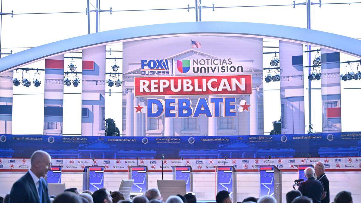 La cadena Univision fue anfitrión de un debate de las candidatos republicanos a la presidencia el 27 de septiembre de 2023, en Simi Valley, California. Kamala Harris y Donald Trump responderán preguntas de votantes latinos en foros distintos de Univision, uno el 8 y el otro el 10 de octubre. 