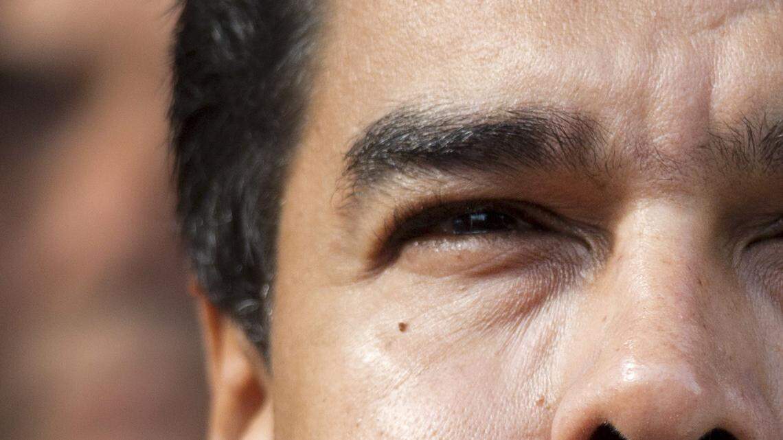 “Todas estas acciones de provocación nuevas, inusuales, extraordinarias de amenaza contra Venezuela serán denunciadas ante la ONU, la Unasur, la Celac, la Alba y otros organismos”, manifestó el jefe de Estado en una llamada telefónica al canal VTV.