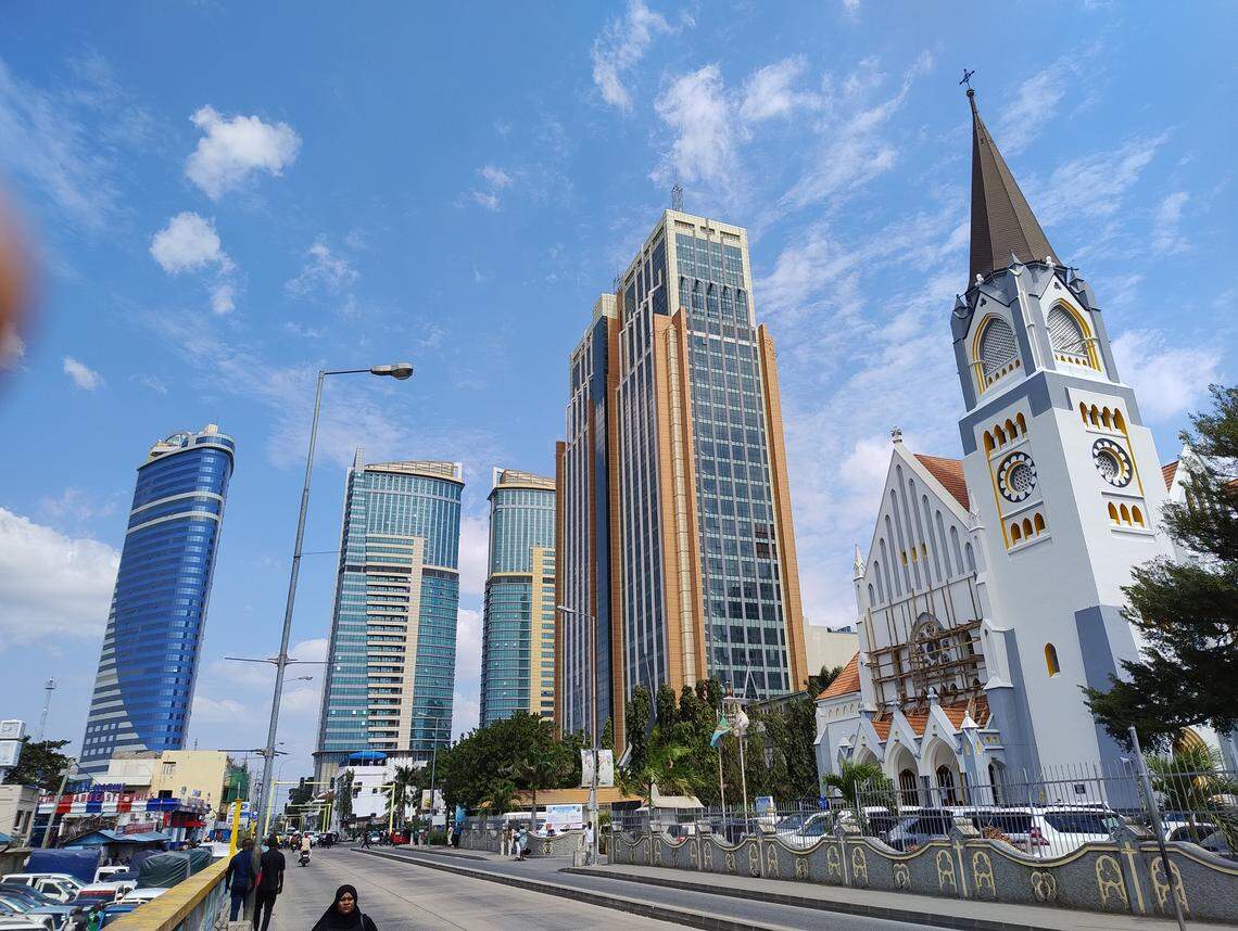 En el barrio de Kivukoni se encuentra St. Jopseph Cathedral.