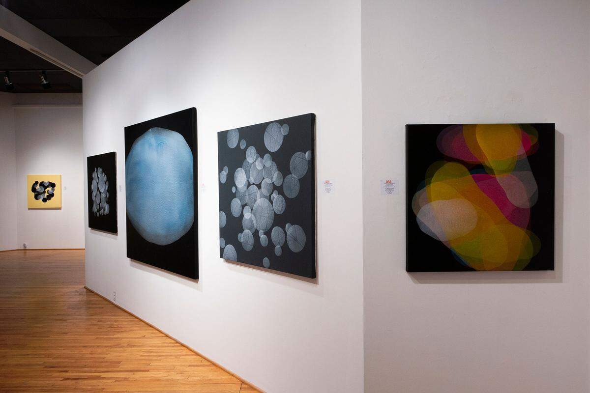 Virginia Miller Galleries presenta “Chaos to Order” de Michelle Concepción, hasta febrero.