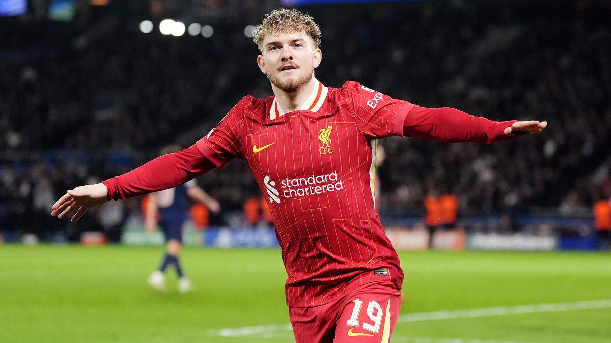 El jugador de Liverpool Harvey Elliott celebra tras anotar el gol del triunfo de su equipo 1-0 ante el Paris Saint Germain, en el partido de ida de los octavos de final de la Liga de Campeones efectuado el 5 de marzo de 2025 en la capital francesa.