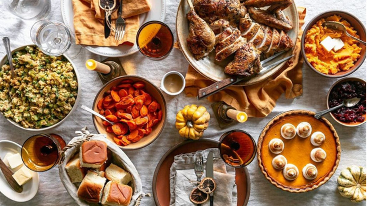Aldi dijo que este año se puede celebrar una cena por Día de Acción de Gracias con pavo, acompañantes y pastel de calabaza, por menos de $30.