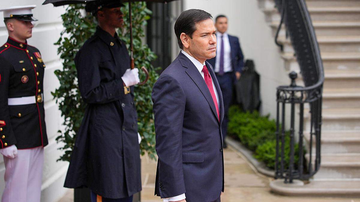 El secretario de Estado de Estados Unidos, Marco Rubio, llega a una ceremonia oficial de bienvenida en el Jardín Sur de la Casa Blanca, el martes 28 de abril de 2026, en Washington, DC.