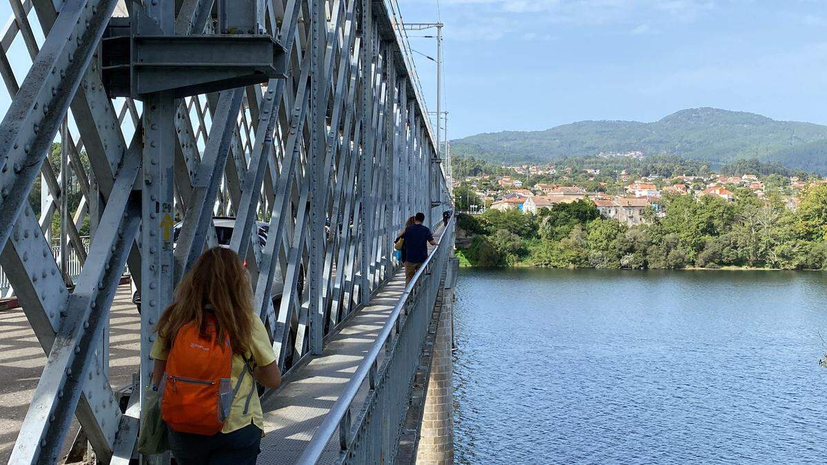 Puente sobre el río Miño entre Portugal y España.