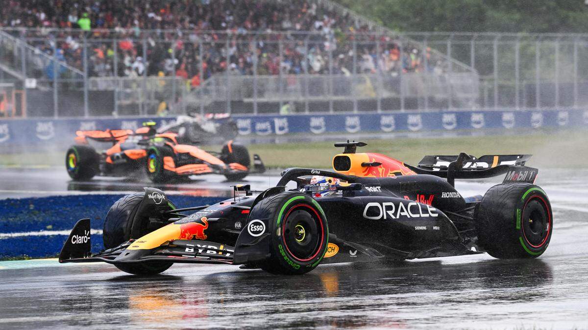 El piloto neerlandés Max Verstappen (Red Bull), líder del Mundial de Fórmula Uno, sumó el domingo su tercer triunfo consecutivo en el Gran Premio de Canadá en una trepidante carrera marcada por la lluvia caída en Montreal.