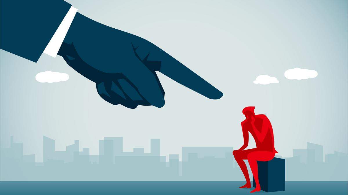 Hay líderes manipuladores y tóxicos que se esconden bajo una apariencia carismática y encantadora. Debes saber identificar a estas personas negativas. 