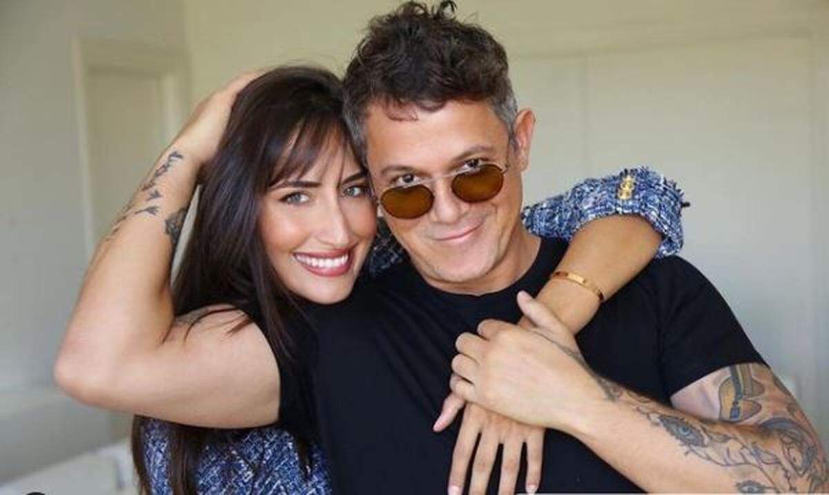 Alejandro Sanz y su novia Rachel Valdés