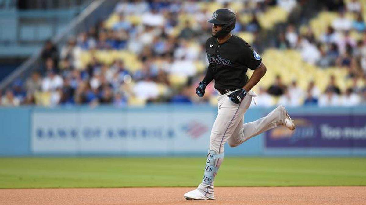 La gira por el Oeste no pudo comenzar mejor para los Marlins y en especial Jorge Soler. El slugger cubano aportó dos de los cinco cuadrangulares de Miami para vencer a los Dodgers de Los Angeles