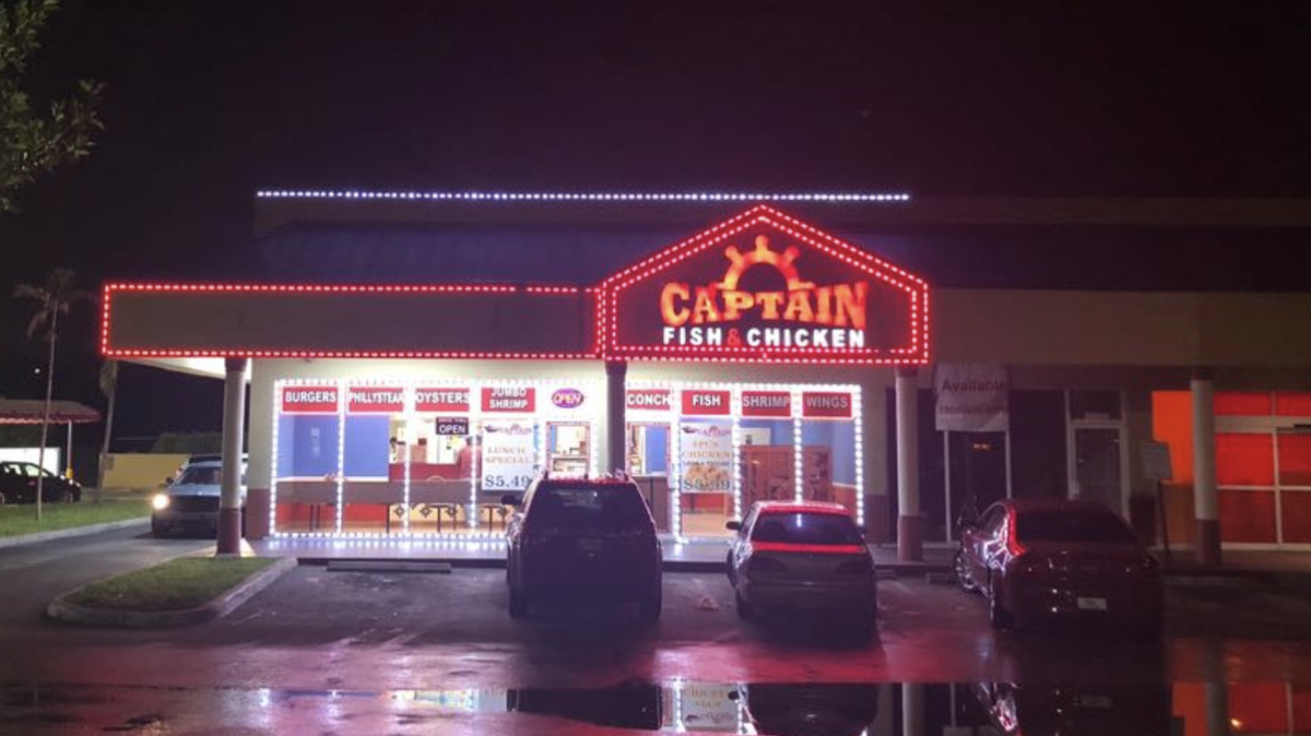 Captain Fish & Chicken en Miami Gardens ya está recibiendo pedidos más grandes de lo habitual para el gran juego.