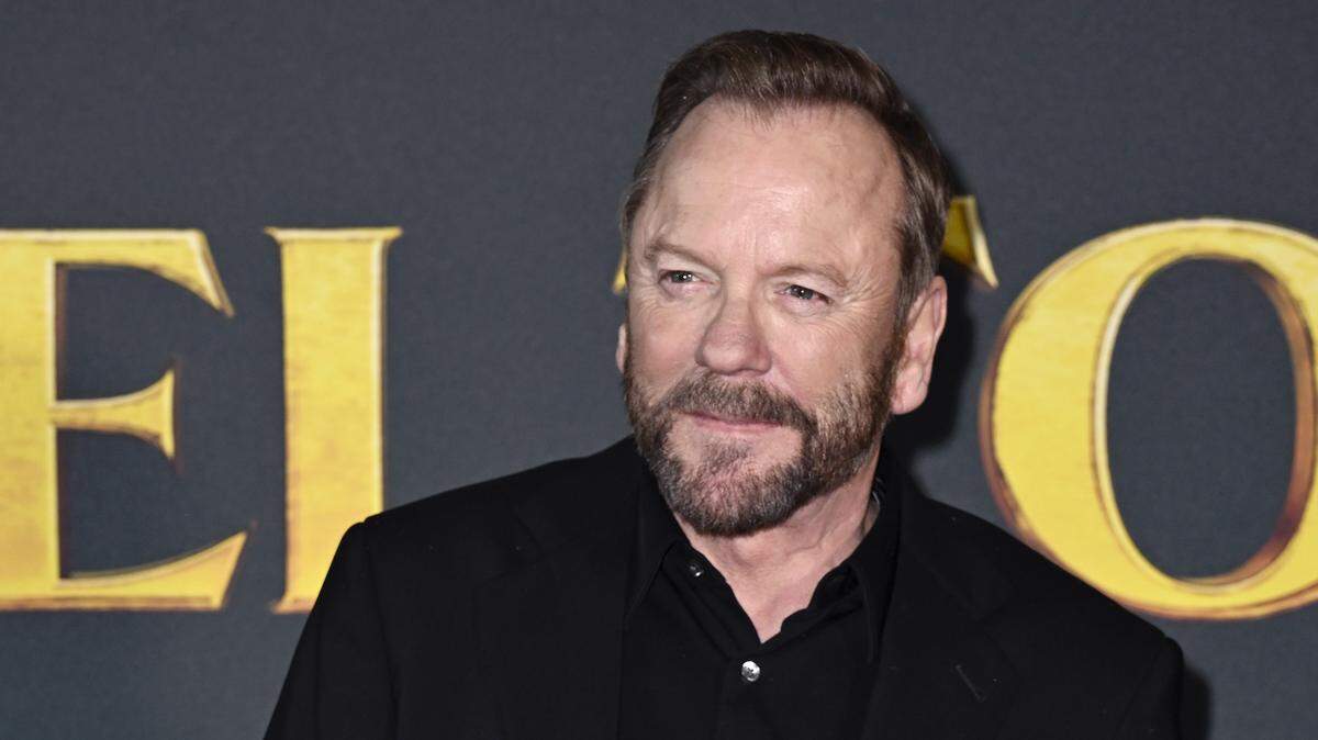 LONDON, ENGLAND - NOVEMBER 27: Kiefer Sutherland attends the "Tinsel Town" World Premiere at Vue Leicester Square on November 27, 2025 in London, England. (Photo by Gareth Cattermole/Getty Images)