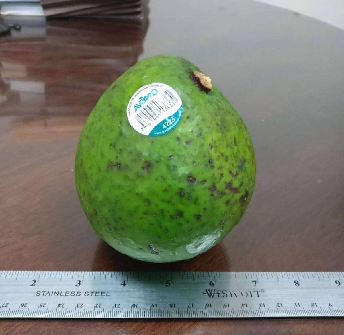 Uno de los aguacates clonados del Carla que se vendió en un supermercado de Miami. El creador de esa especie de aguacate está demandando a una compañía del sur de Florida por infracción de patente.