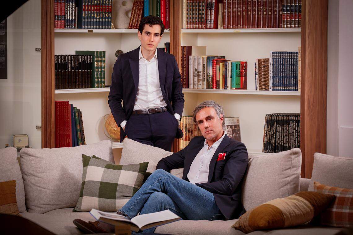 El futuro de las inversiones es la IA, pero no la que todos conocemos actualmente, sino la que va a venir y en la que se está invirtiendo una cantidad ingente de dinero, explican Martínez Marco (de pie) y Pozzi.