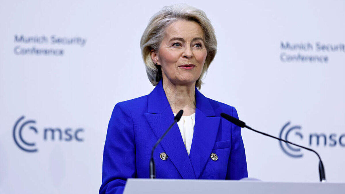 la presidenta de la Comisión Europea, Ursula von der Leyen, ha liderado las conversaciones sobre el pacto comercial entre la Unión Europea y Estados Unidos. En la foto, Von der Leyen da un discurso durante 62da Conferencia de Seguridad de Múnich, el 14 de febrero de 2026, en Múnich, Alemania.