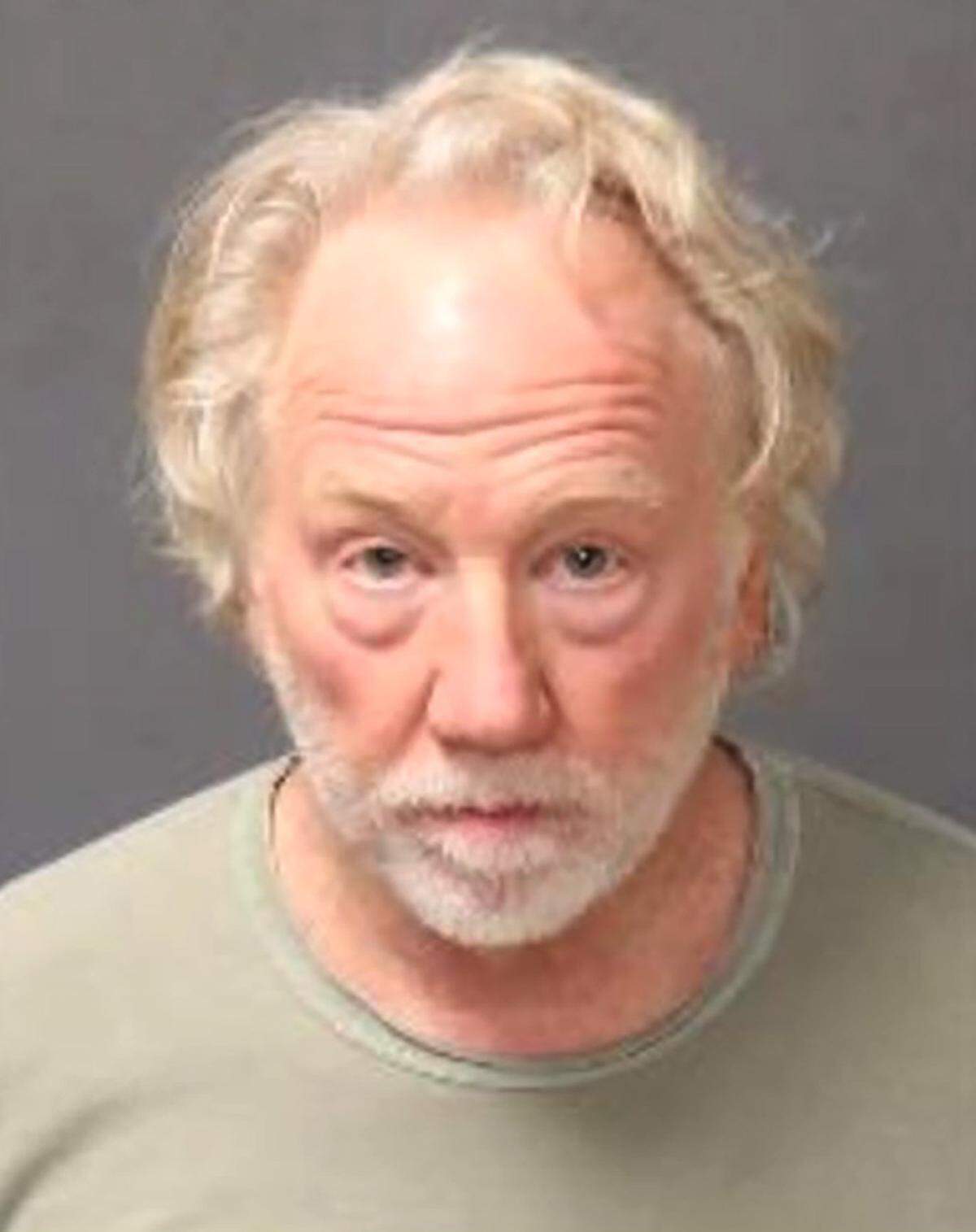 Una foto de ficha policial del actor Timothy Busfield.