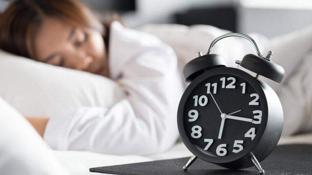 A new study of 8,000 people has, for the first time, found a “clear link” between the frequency and duration of disrupted sleep and an increased risk of dying from any cause and of heart disease, especially in women.