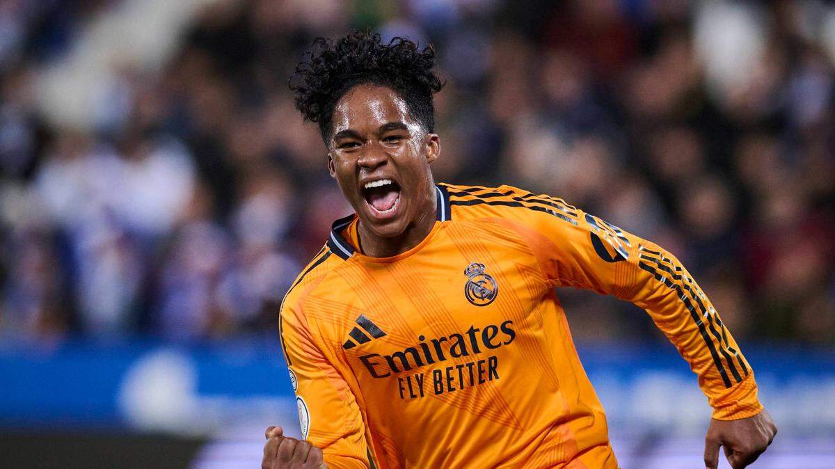 El delantero brasileño Endrick celebra un gol en el triunfo del Real Madrid 3-2 ante Leganés, en el partido de cuartos de final de la Copa del Rey celebrado el 5 de febrero de 2025 en Madrid.