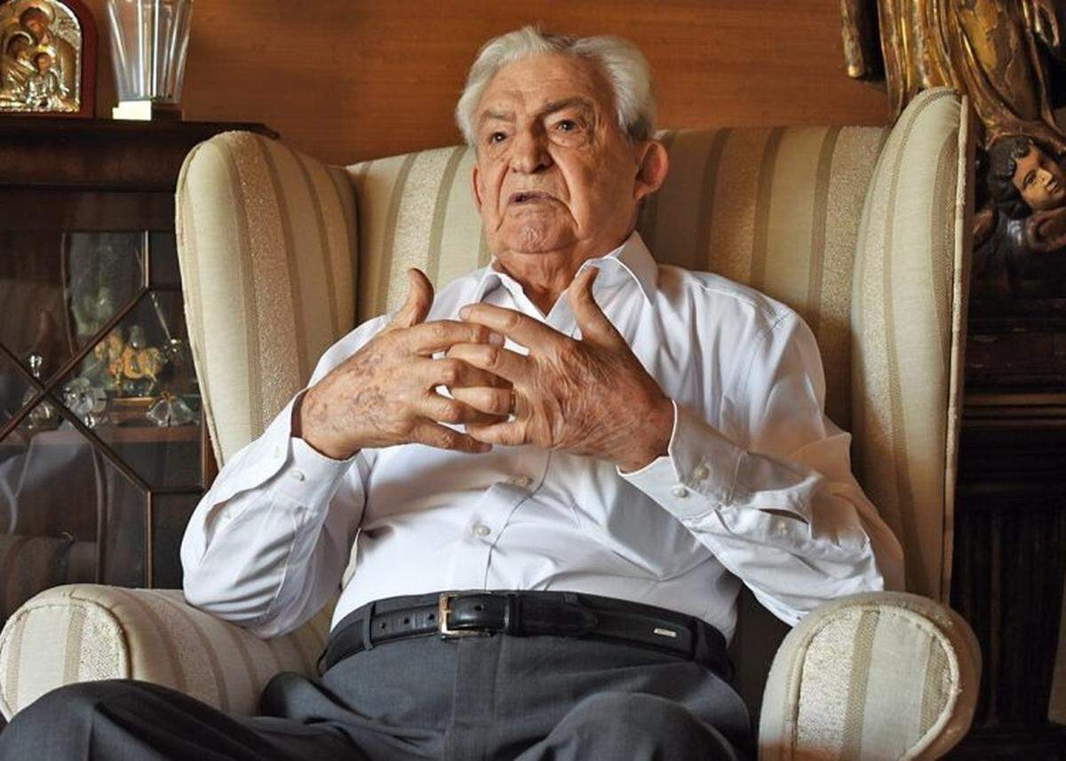 El empresario mexicano Roberto Servitje, cofundador de Grupo Bimbo, falleció esta semana a los 97 años. Servitje nació en la capital mexicana en 1928. Sus padres, Juan Servitje y Josefina Sendra, eran inmigrantes españoles que llegaron de Cataluña y se casaron en el país latinoamericano.
