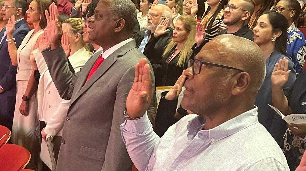 Residentes de Miami y Hialeah obtuvieron ciudadanía de EEUU en ocasión del 4 de Julio, como parte de las ceremonias preparadas por USCIS para celebrar el Día de la Independencia.