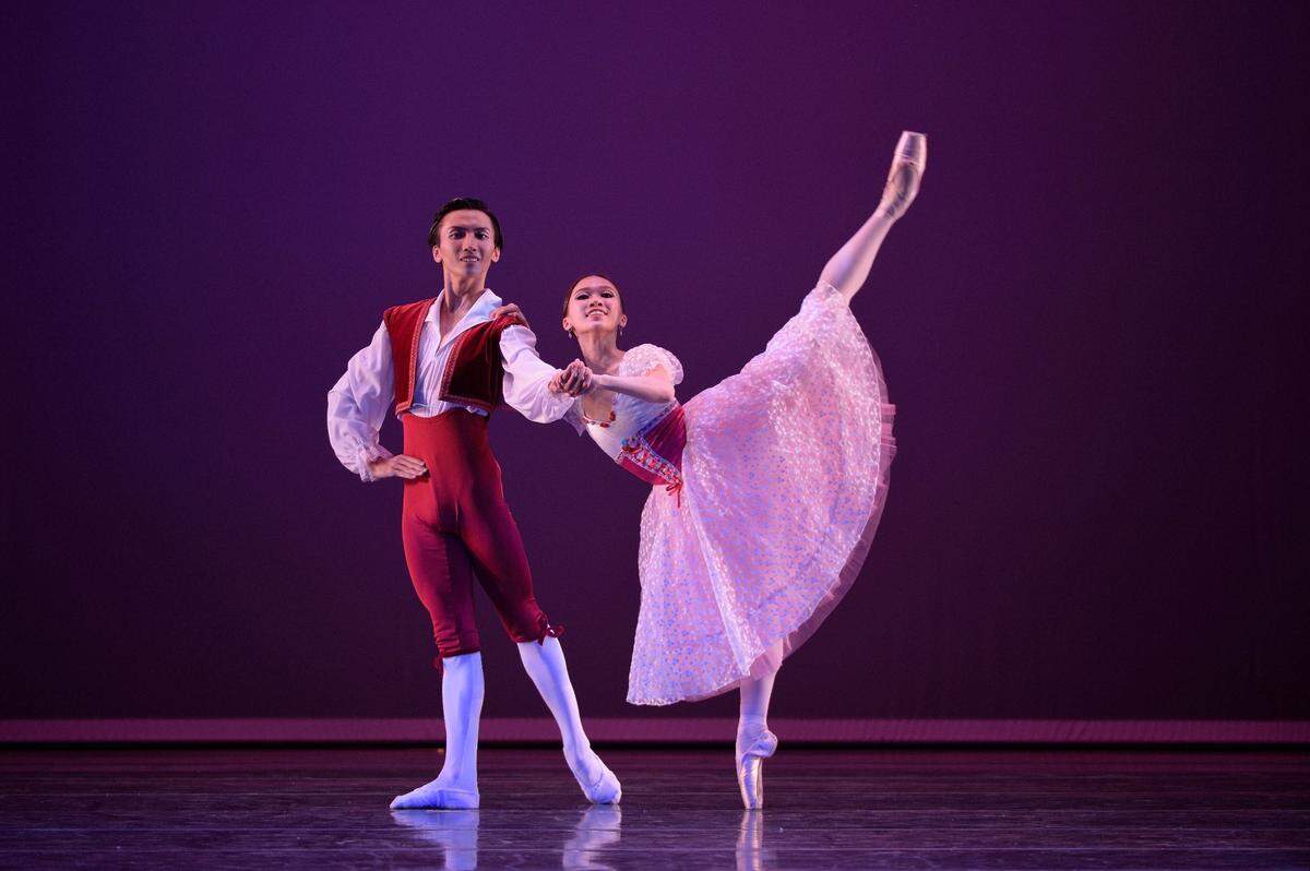  Janis Liu y Taiyu He, de Arts Ballet Theatre of Florida, una de las compañías locales que estarán presentes en el XXVI IBFM. 