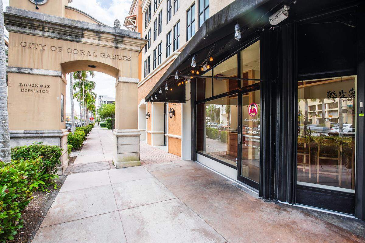 Exterior de Miss Crispy Rice en Coral Gables.