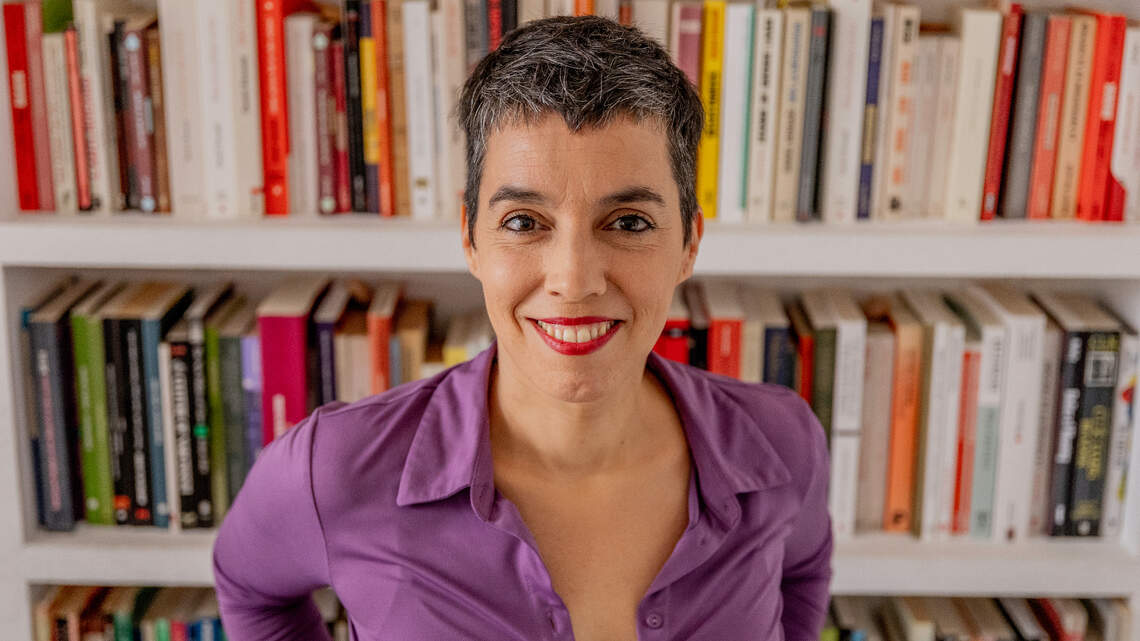Esther Vivas analiza un gran tema femenino en el libro “Mamá desobediente” 