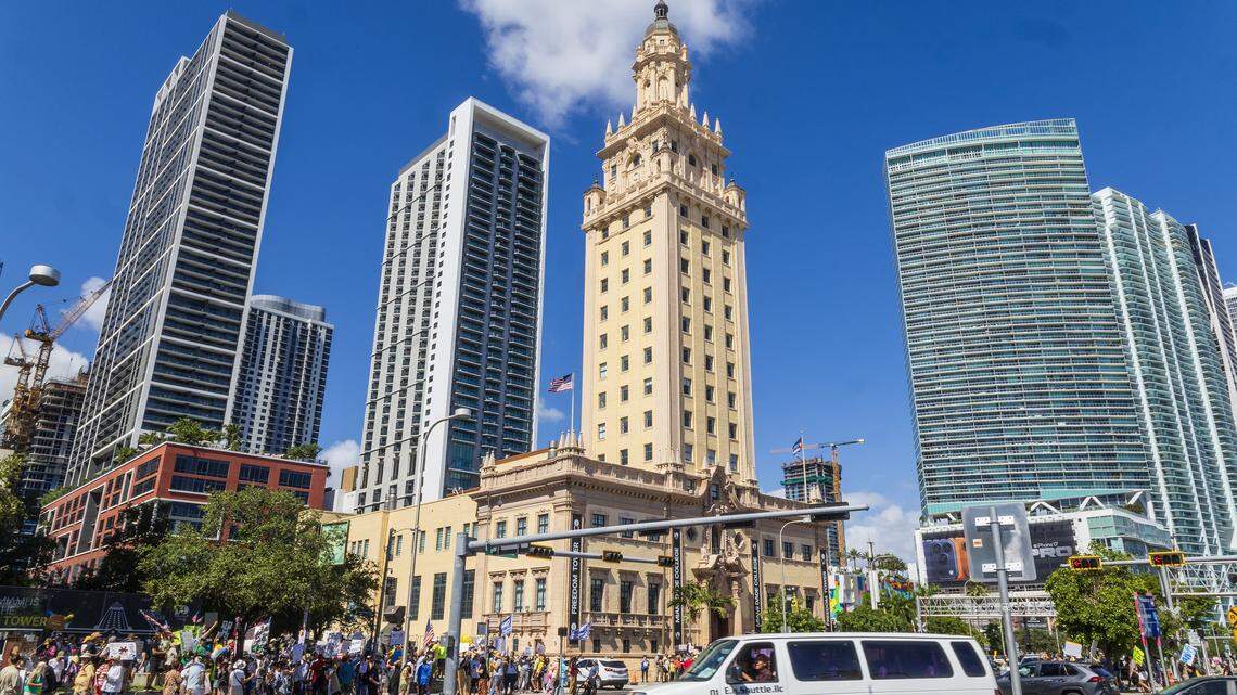Un juez de Miami autoriza la transferencia de terrenos para la biblioteca de Trump