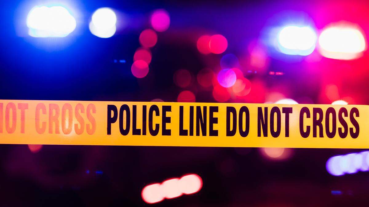 Un joven de 16 años le disparó a un grupo que celebraba una fiesta en un local nocturno en Sanford, Florida, hiriendo al menos a 10 personas, en la madrugada del domingo 28 de junio de 2024. 