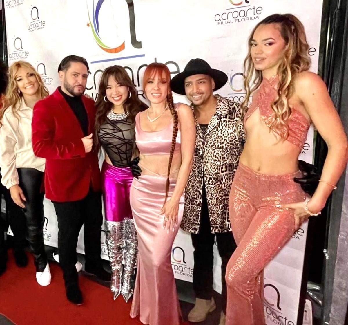 De izq. a der.: Barbie Fit, Víctor Rocco, Maoly, Tanishka PR, J Luna, y Shalimar.
