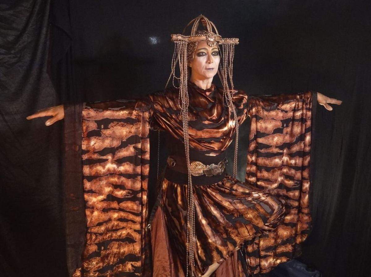 La actriz y profesora Vivian Acosta trae al Festival “Elektra”, bajo la dirección de José González, en un montaje producido por el grupo Galiano 108.