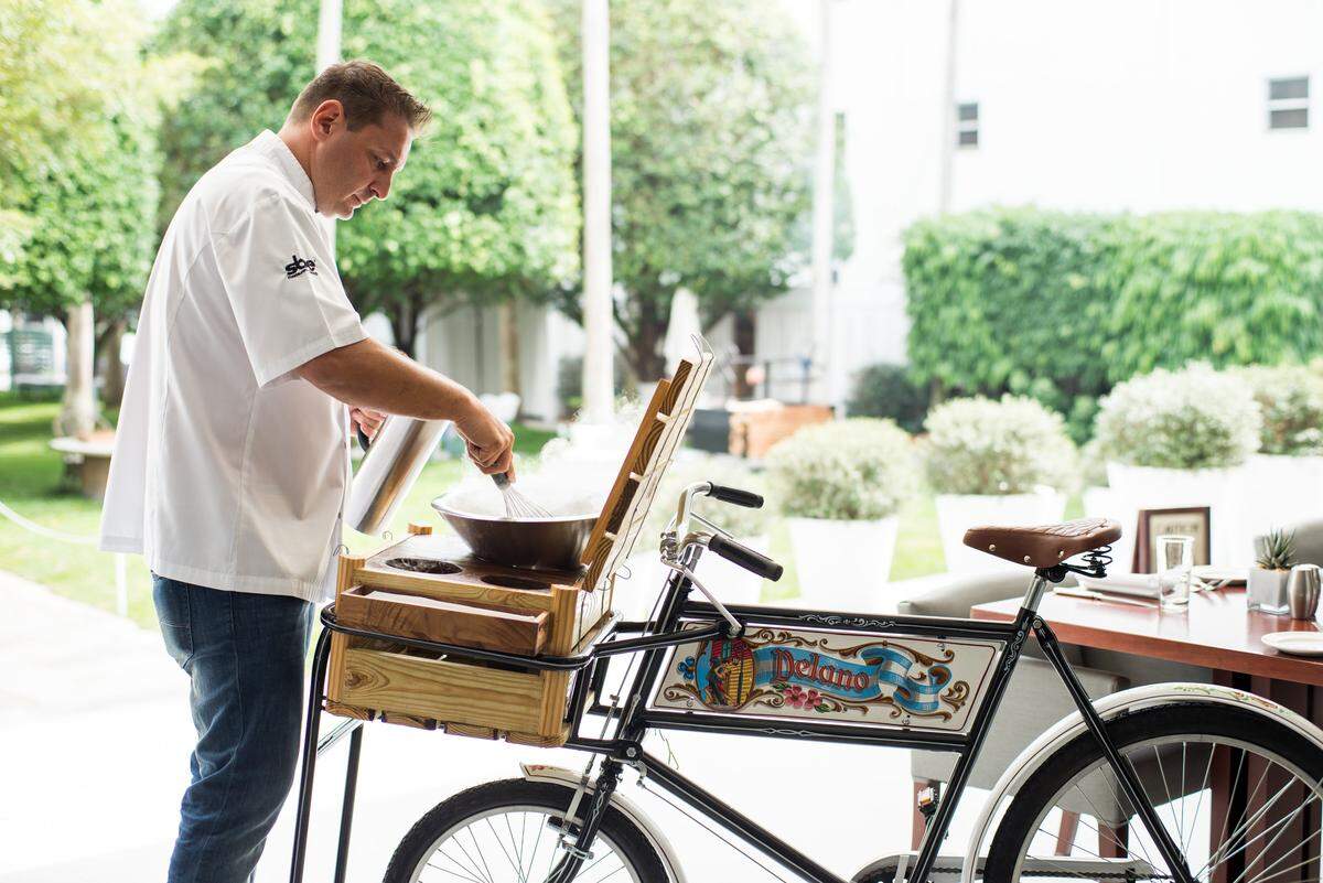 El chef Icardi define a Leynia como una cocina imaginativa dinámica. De ahí que todo tenga su infusión japonesa o asiática, desde su parrilla hasta la tradicional provoleta argentina.