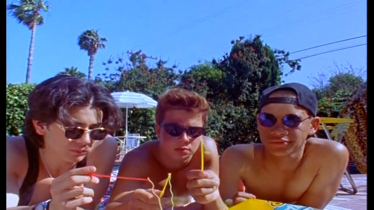 O Cinema Miami Beach ‘Totally F***ed Up’ (1993) comedia que mezcla nihilismo punk e ironía.
