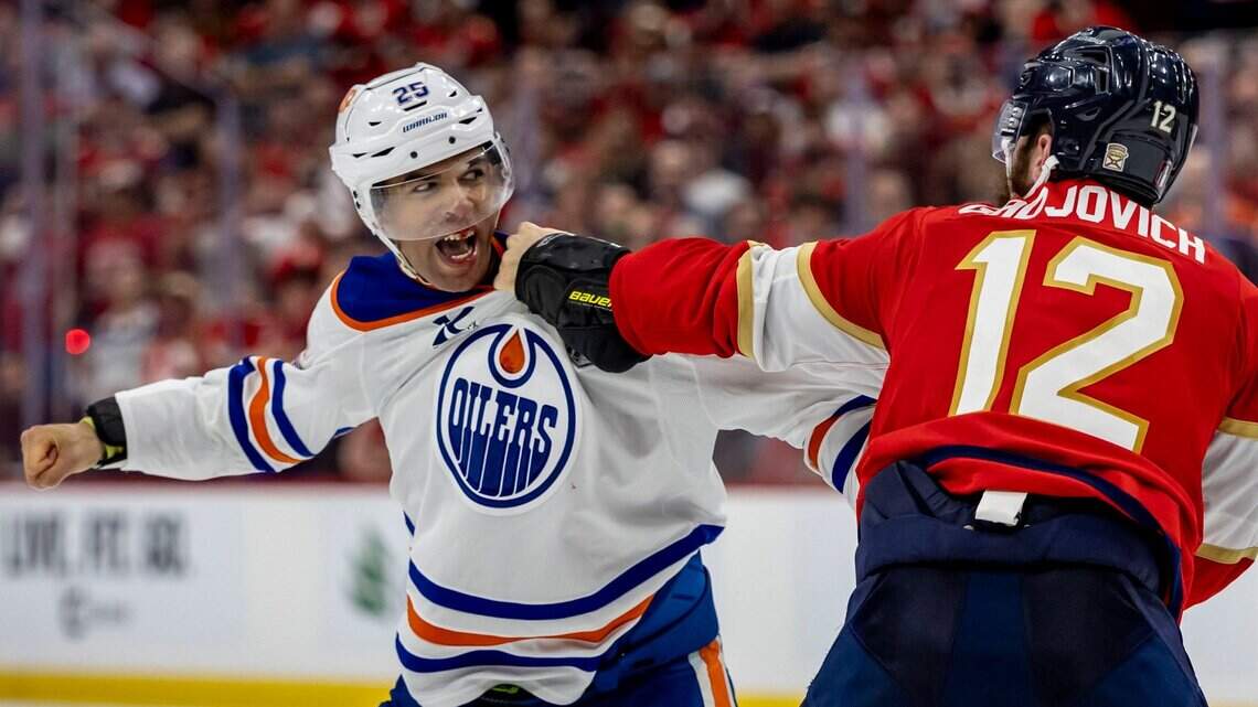 Los Panthers aplastan a los Oilers y toman ventaja  en la serie en una noche llena de goles y puñetazos