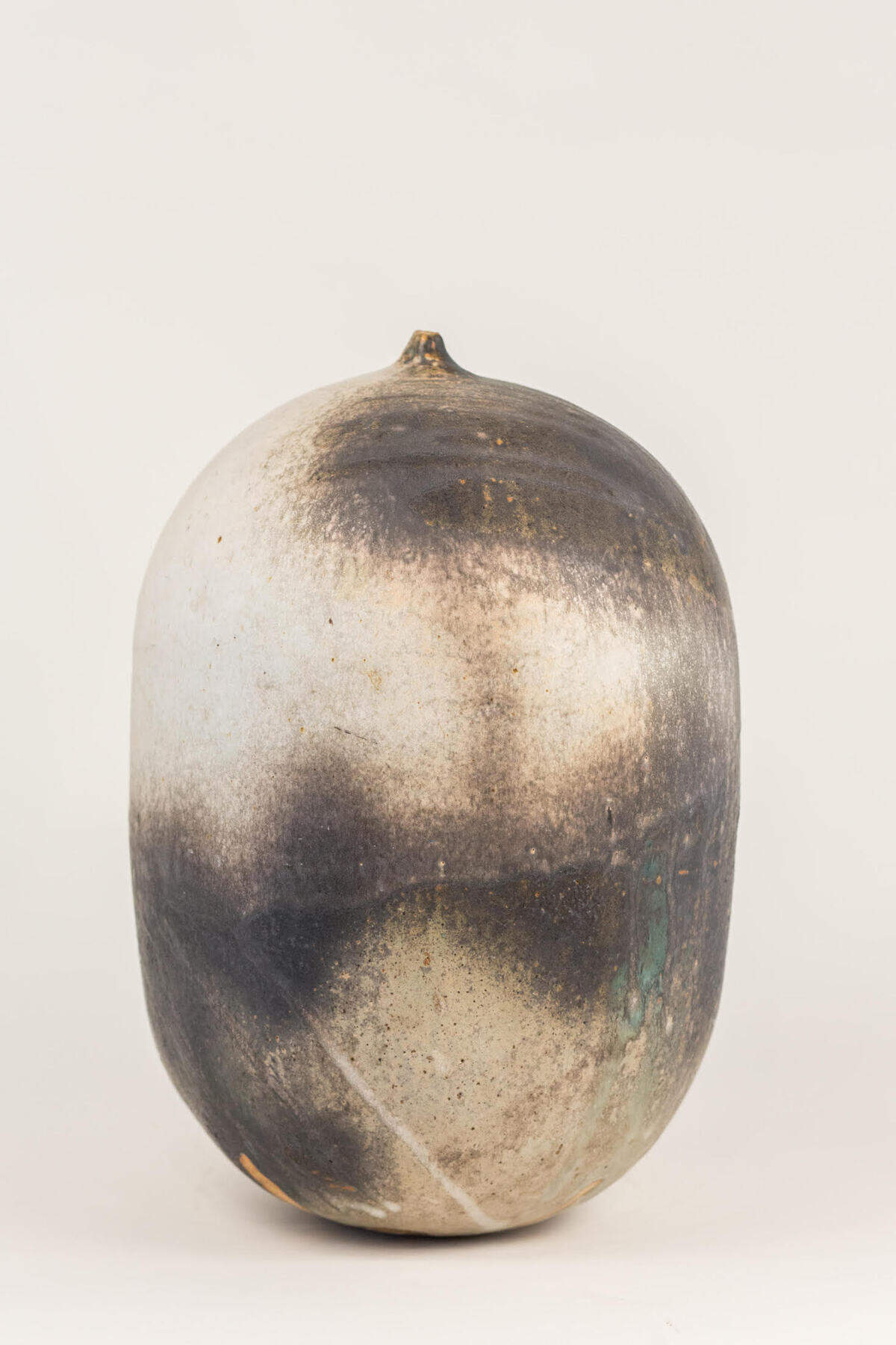 ‘Sin nombre’, Arenisca, de Toshiko Takaezu.