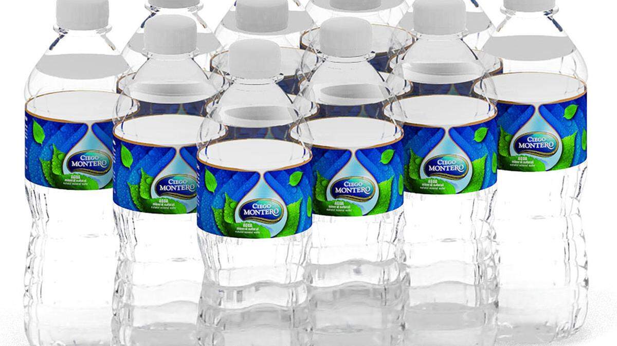 Botellas de agua de Ciego Montero, en formato de 500 ML.
