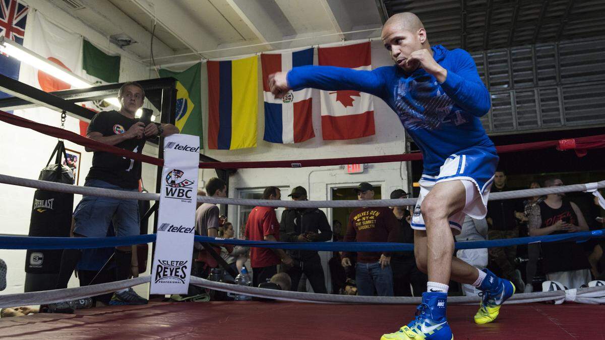 El boxeador cubano Jorge Romero entrena el 13 de diciembre de 2017 en Miami.
