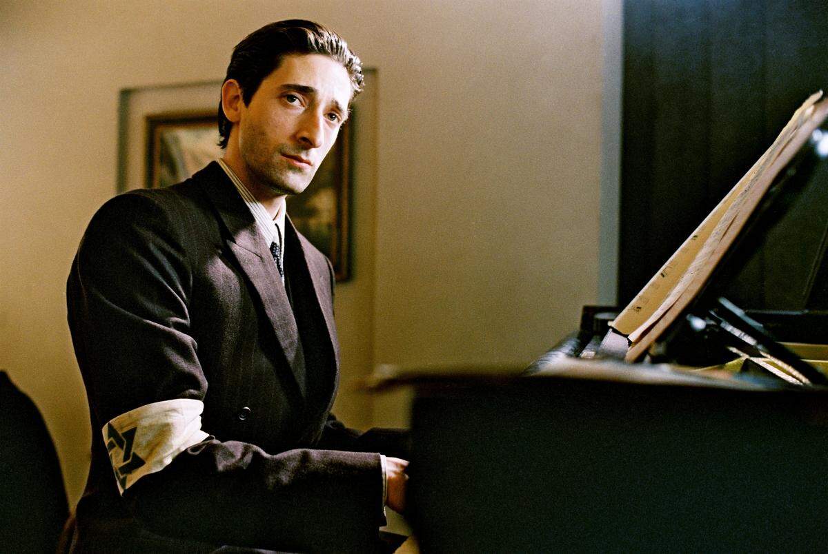 En Coral Gables Art Cinema el drama histórico ‘The Pianist’ (2002) del director Roman Polanski con la actuación estelar de Adrien Brody. Basado en el libro autobiográfico homónimo de Władysław Szpilman, pianista y sobreviviente del Holocausto.