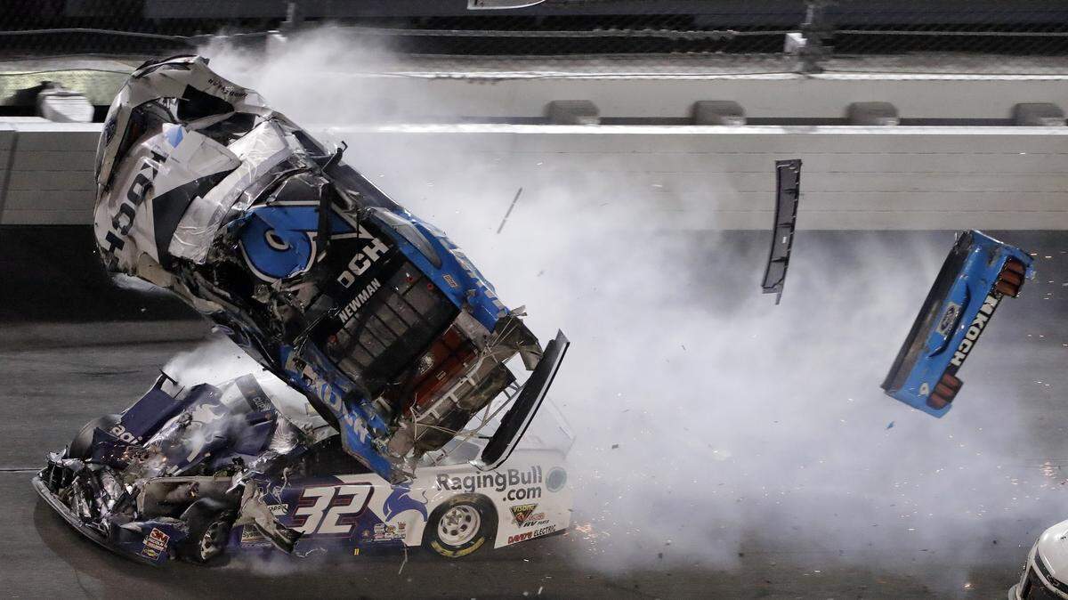 El veterano Ryan Newman recibió la autorización médica para volver a pilotar en la serie NASCAR de automovilismo tras recuperarse del grave accidente (en la foto) que sufrió en febrero en las 500 Millas de Daytona.