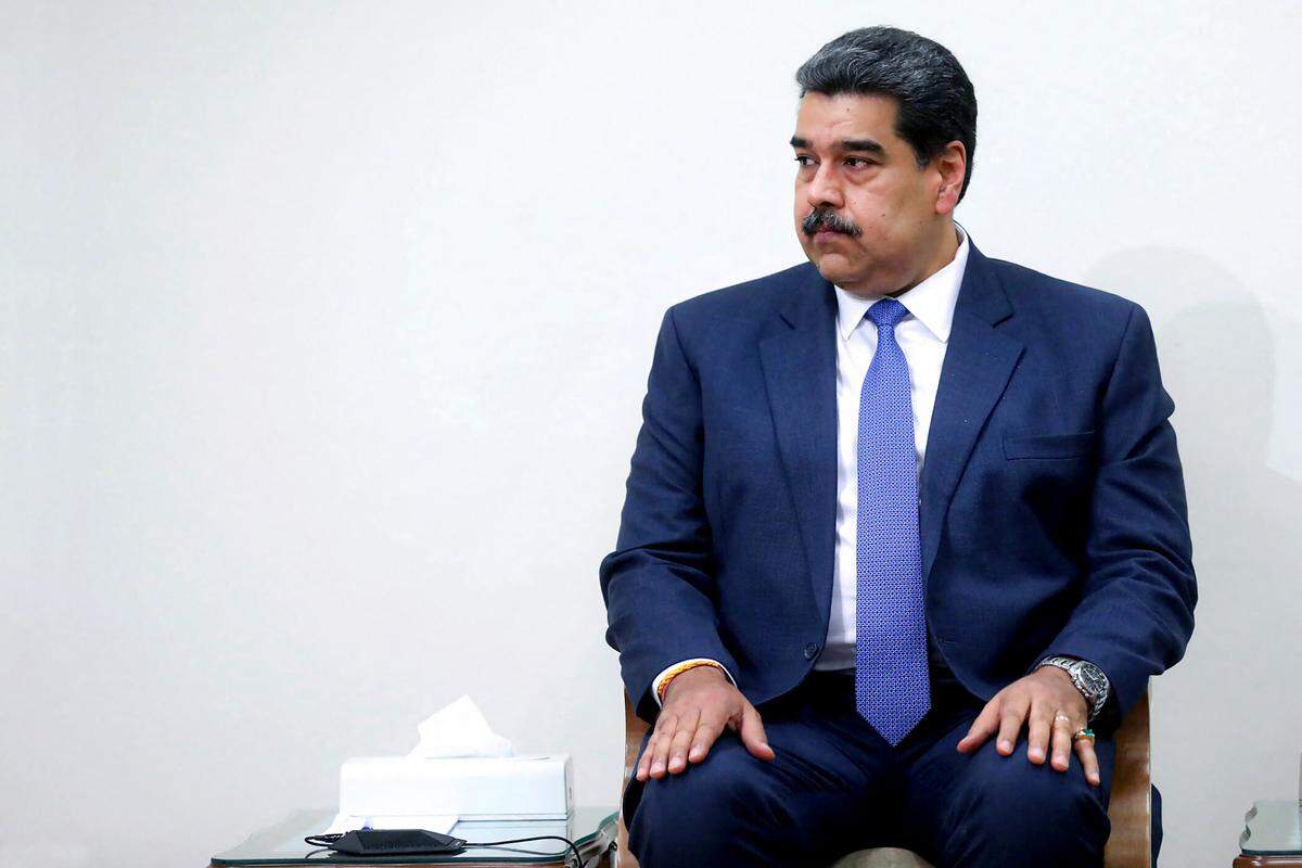El presidente de Venezuela, Nicolás Maduro, se reunió con el líder supremo de Irán, el ayatolá Ali Jamenei, en la capital, Teherán, Irán, el 11 de junio de 2022. Foto de SalamPix/Abaca/Sipa USA