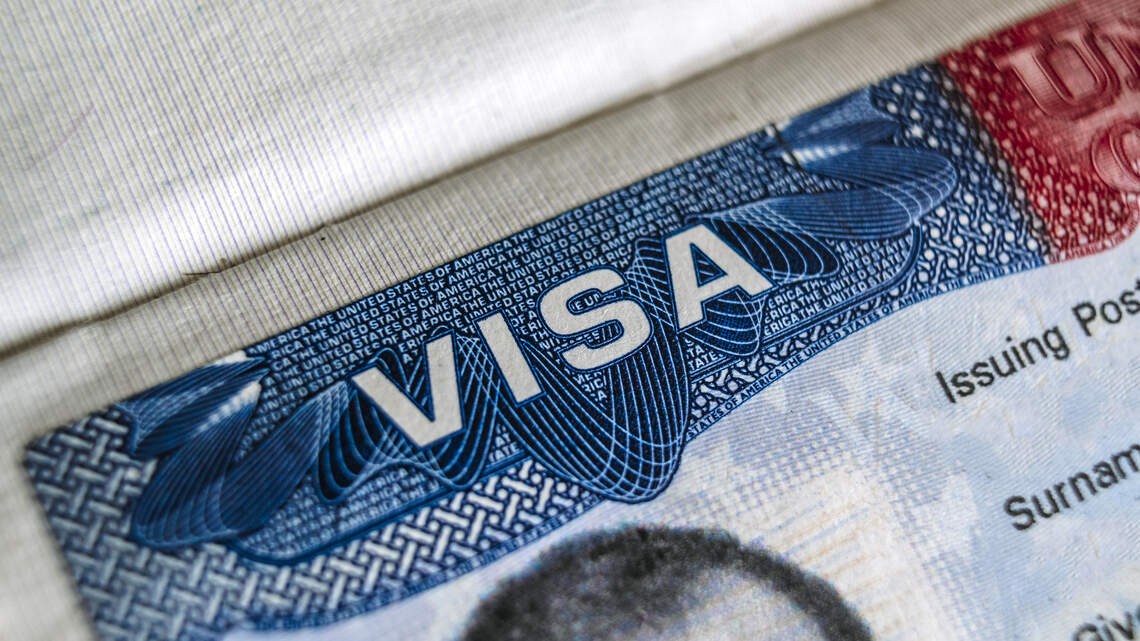 Juez dictamina como ilegal el cobro de $100,000 impuesto por Trump a las visas H-1B