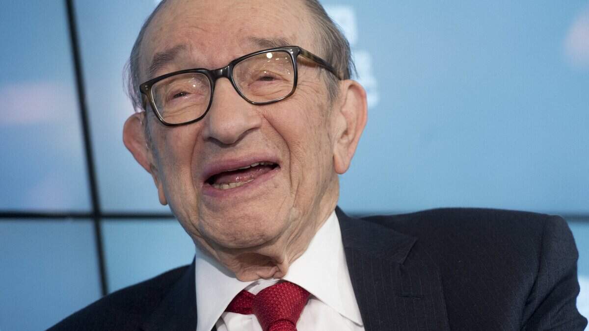       El ex presidente de la Reserva Federal, Alan Greenspan, habla sobre el “Brexit” y el estado de las economías europea y estadounidense durante una conversación con Bloomberg Government en sus oficinas de Washington D.C., el 27 de junio de 2016.