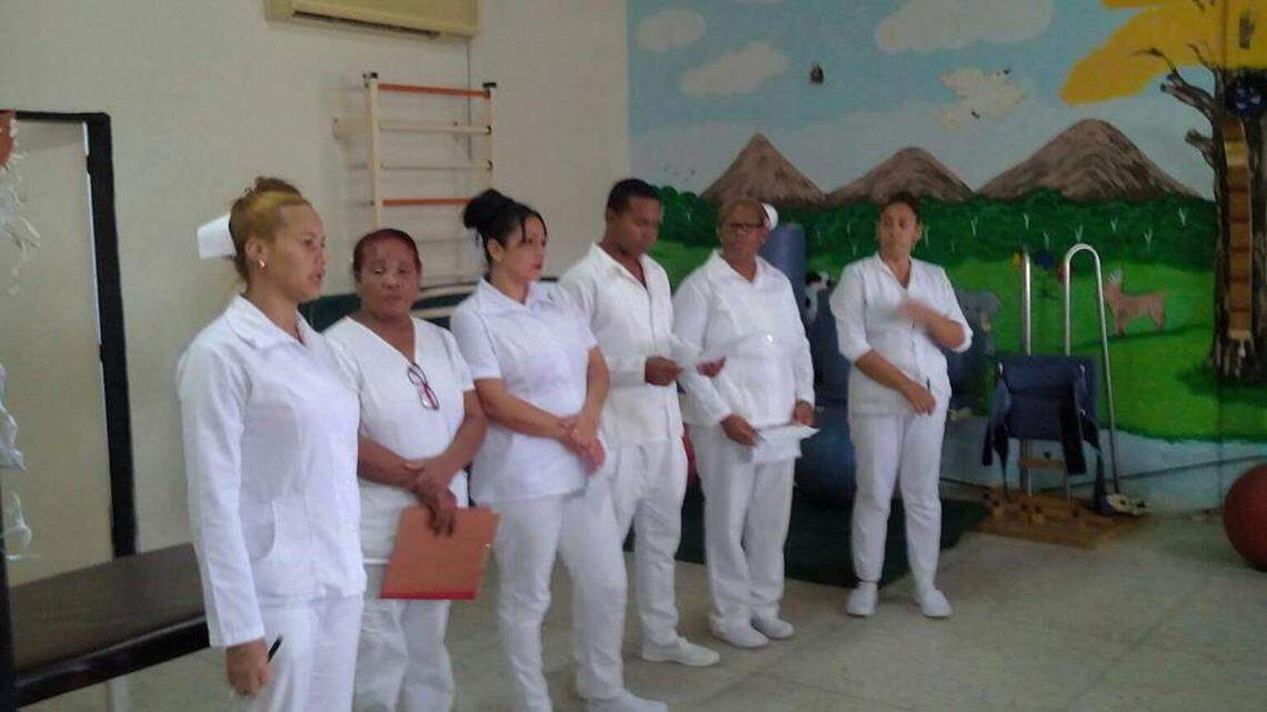 Un grupo de enfermeras cubanas realiza “matutino especial” en el CDI Bella Vista, estado Bolívar.
