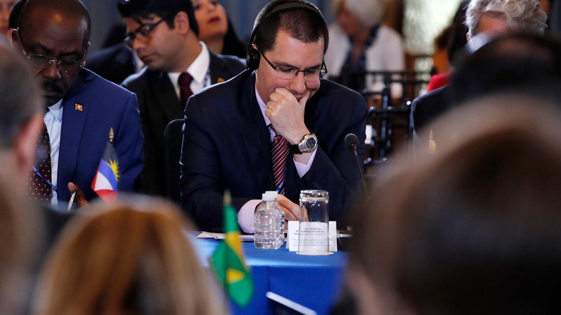 La Organización de los Estados Americanos (OEA) condenó el martes la “farsa electoral” del régimen de Nicolás Maduro y ratificó la existencia de una “alteración” en el orden constitucional de Venezuela, los primeros pasos para la histórica suspensión del país sudamericano de la agrupación multilateral.