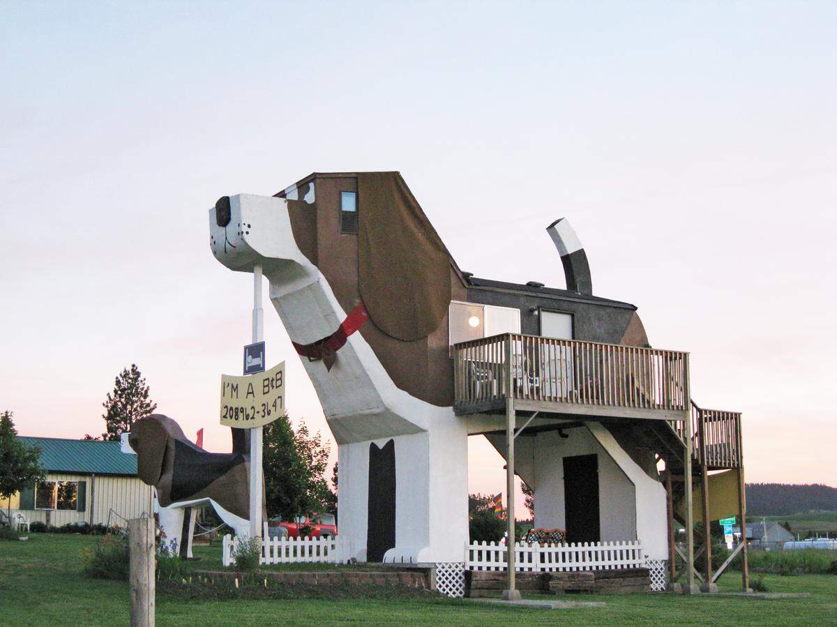 Una imagen del hotel Dog Bark Park Inn, en Idaho, Estados Unidos.