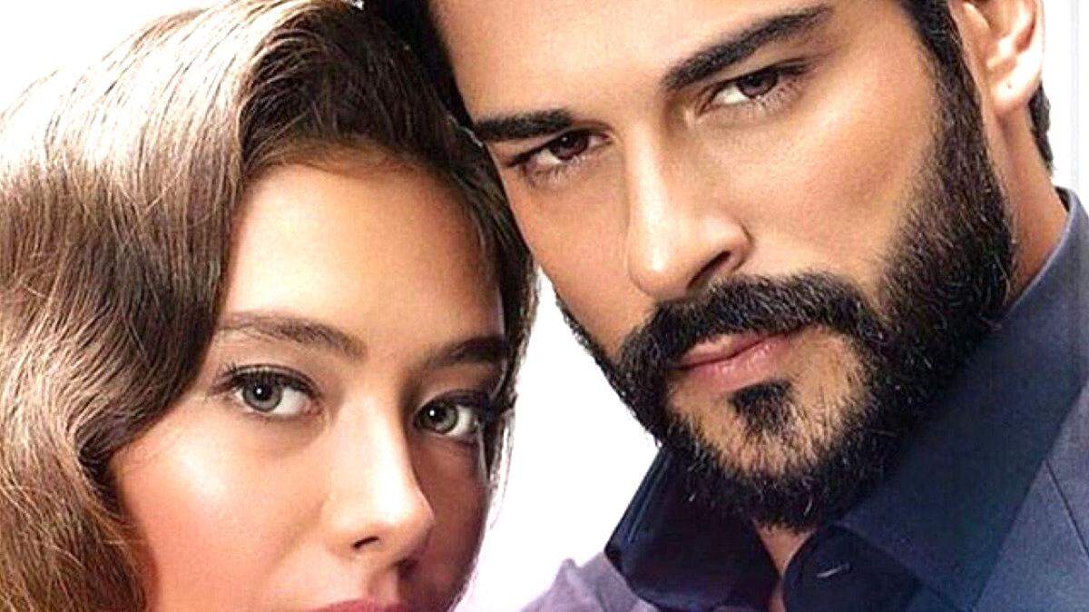 Neslihan Atagül  y Burak Özçivit.