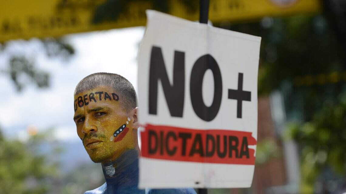 El cambio en Venezuela se logra luchando, no viendo desde las gradas