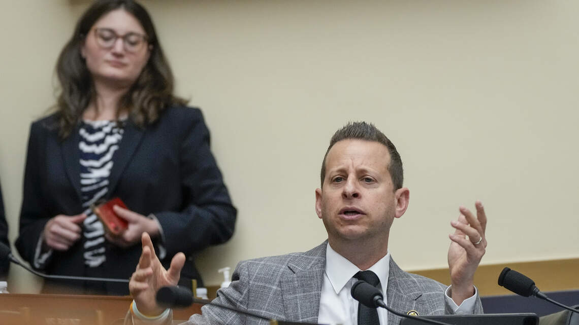 Demócrata pro-Israel Jared Moskowitz aplasta a su rival socialista en primarias en Florida