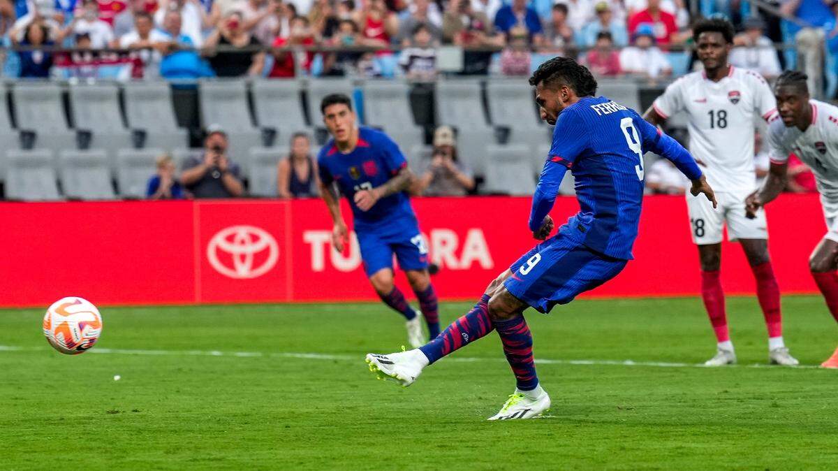 Solo cuatro días después de marcar tres goles a San Cristóbal y Nieves, el colombiano-estadounidense Jesús Ferreira volvió a dar una exhibición este domingo con un nuevo triplete para que EE.UU. se clasificara para los cuartos de final de la Copa Oro como primera del Grupo A tras destrozar a Trinidad y Tobago por 6-0.