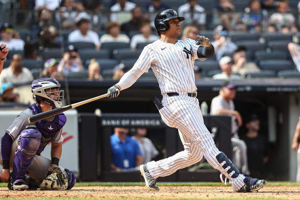 En estos momentos Juan Soto es primero en pasaportes recibidos con 109 y segundo en OBP (.424), anotadas (108), total de bases (284) y OPS (1.019) con la franela de los Yankees de Nueva York.