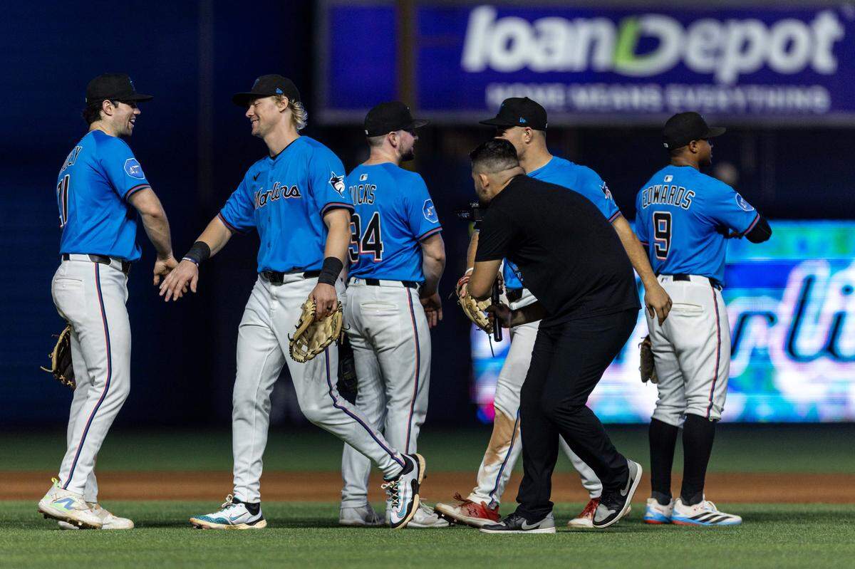 Los Marlins de Miami alcanzaron por primera vez el récord de .500 desde el 15 de abril.