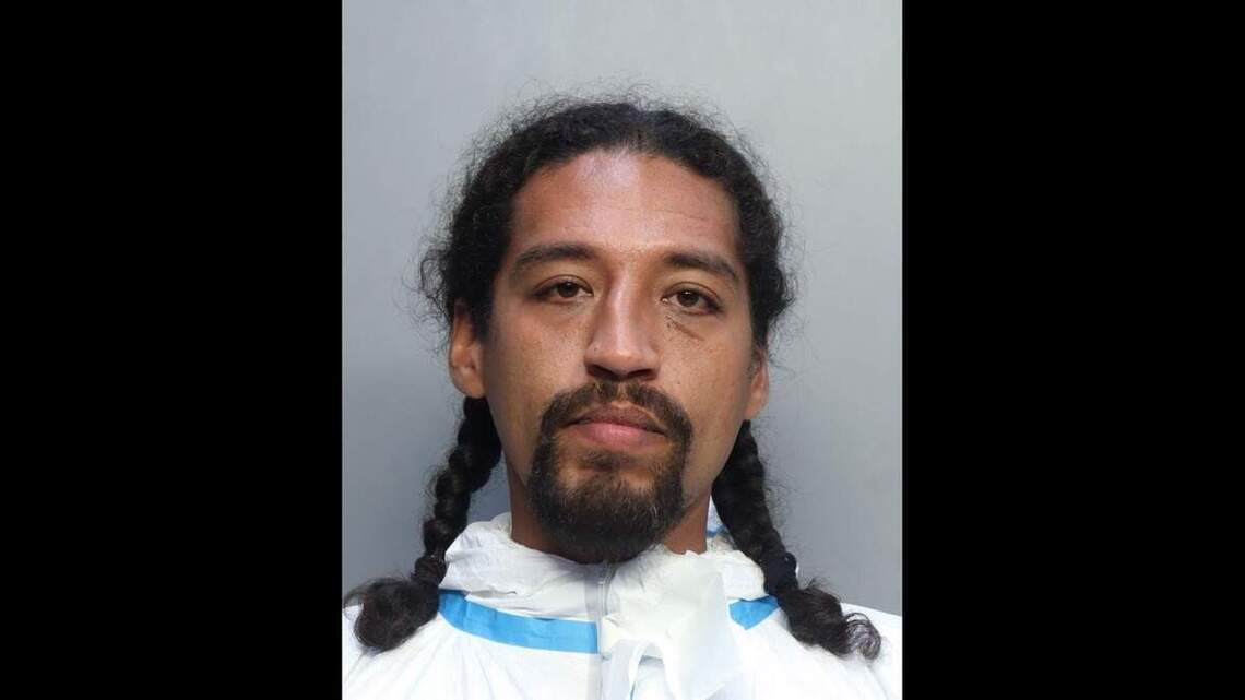 “Un crimen sin sentido”. Hallan culpable a hombre de North Miami de matar a tiros a un vecino y sus dos hijos